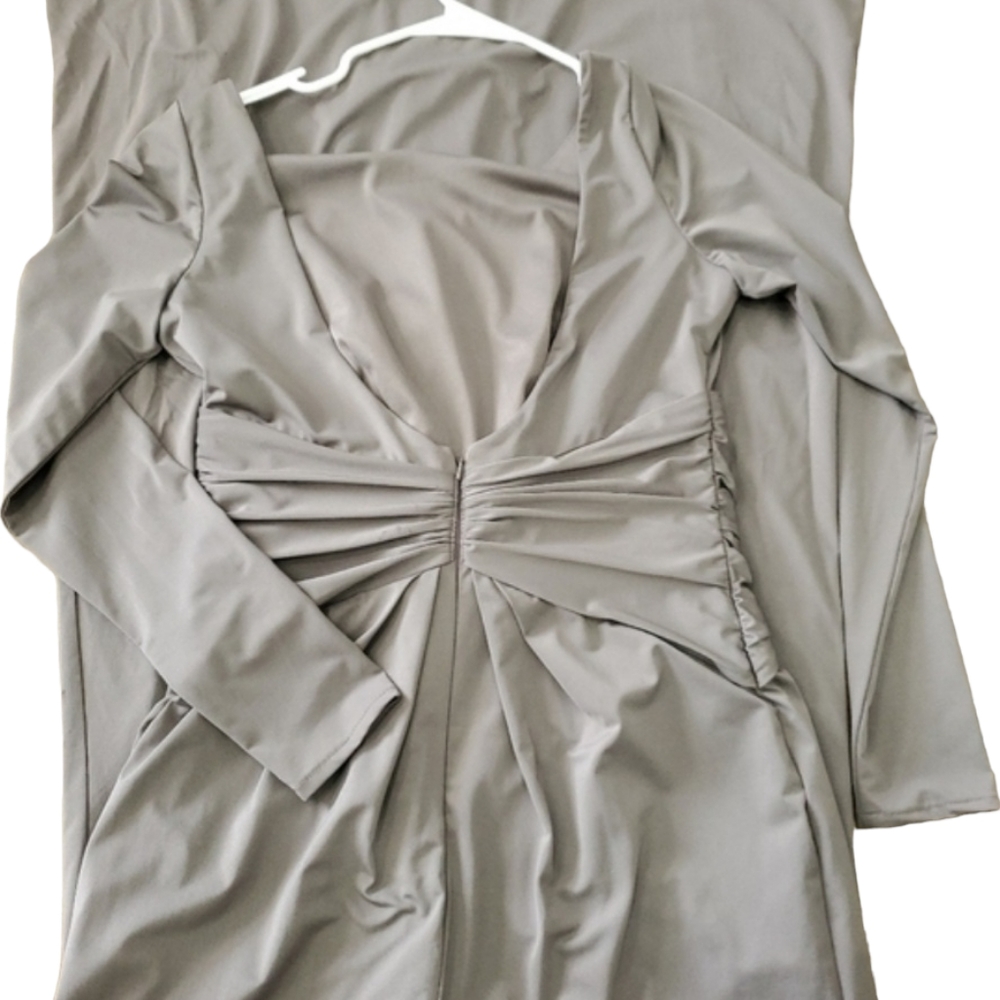White by Vera Wang long sleeve floor length  Bridal Dress size 8 dress.